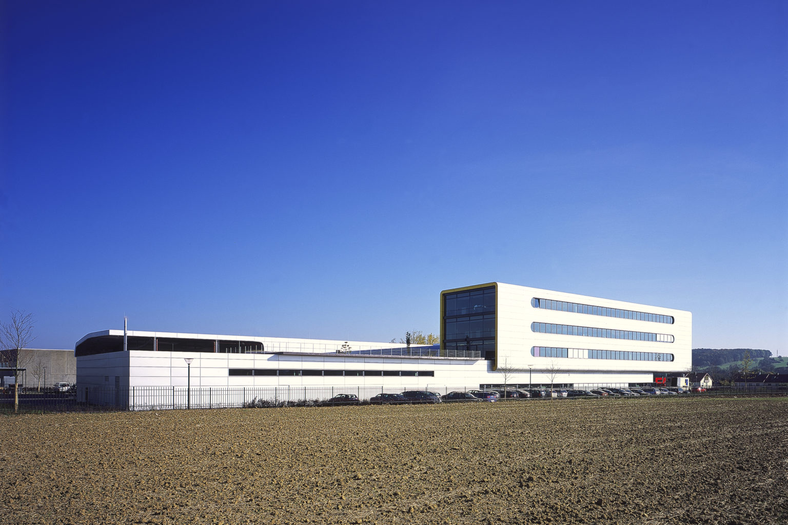 fanuc-robotics-germany-headquarters-gkk-architektur-und-staedtebau-gmbh